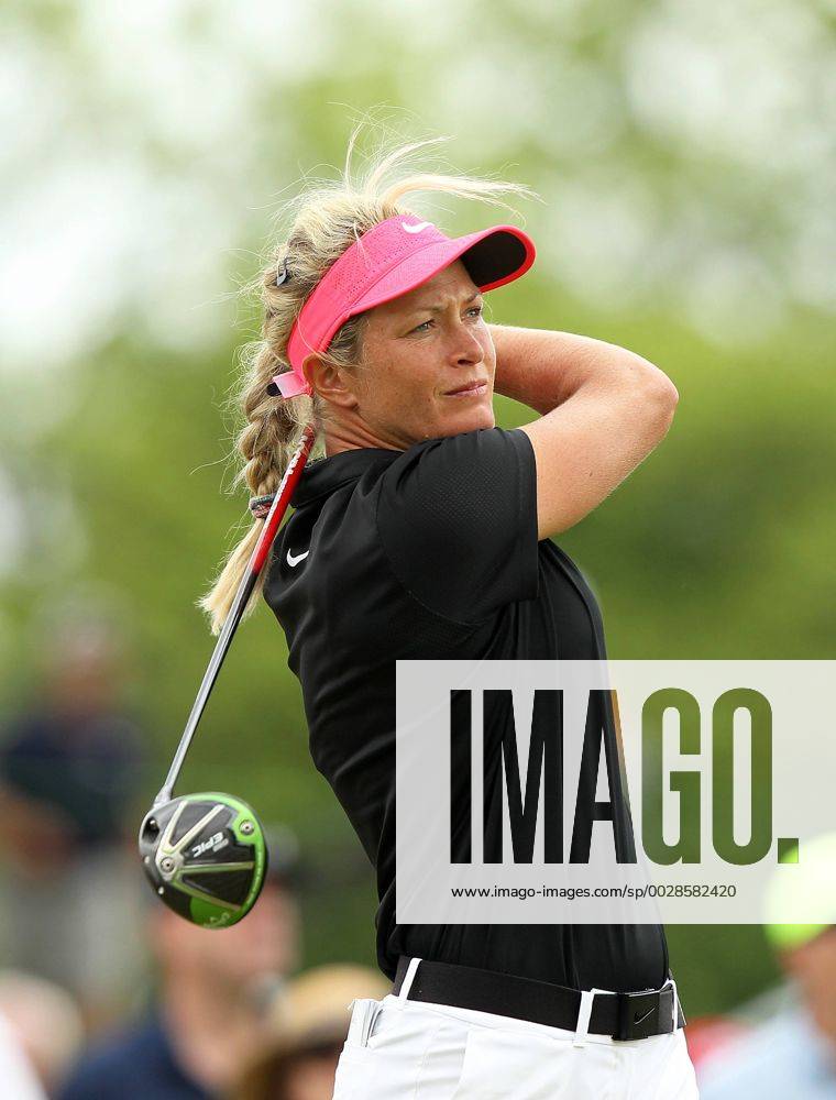 Ann Arbor, Michigan, United States - Suzann Pettersen of Norway tees off on the 17th tee during the final round of the LPGA Golf Damen Volvik Championship at Travis Pointe Country Club, Ann Arbor, MI, USA Sunday, May 28, 2017. LPGA Volvik Championship - Final Round - ZUMAn230 20170528_zaa_n230_306