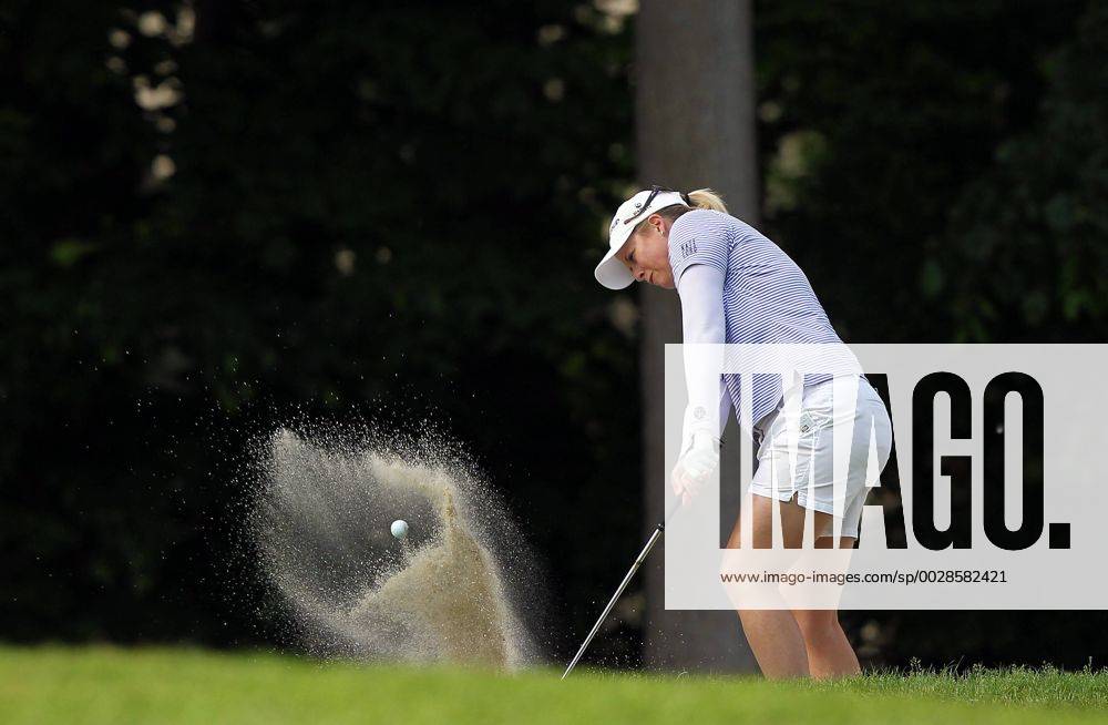Ann Arbor, Michigan, United States - Brittany Lincicome of the United States hits out of the bunker toward the 6th green during the final round of the LPGA Golf Damen Volvik Championship at Travis Pointe Country Club, Ann Arbor, MI, USA Sunday, May 28, 2017. LPGA Volvik Championship - Final Round - ZUMAn230 20170528_zaa_n230_307