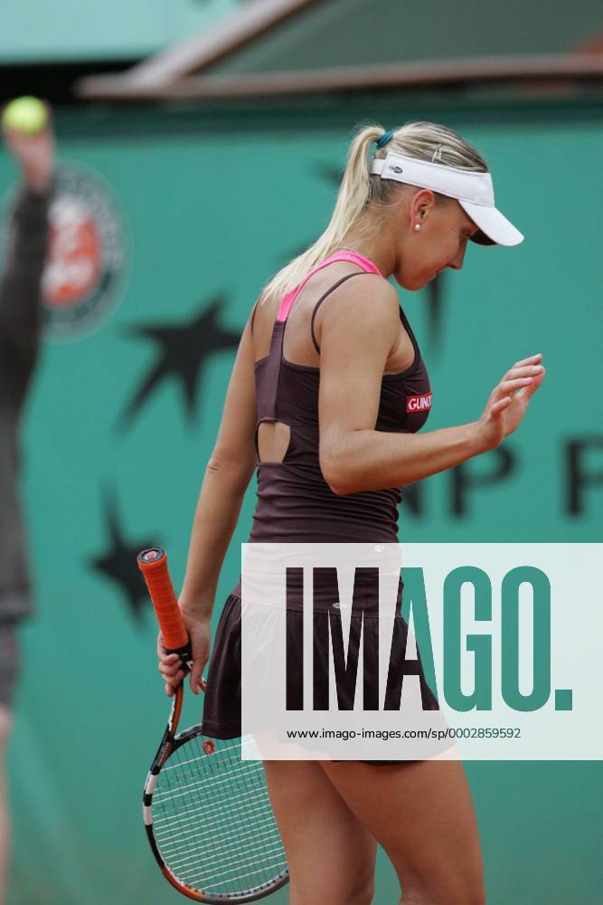 Elena Vesnina (Rußland) enttäuscht - (PAR20070527306) Tennis Damen French Open 2007, Grand Slam, WTA, Vdig Einzelbild Roland Garros Paris Enttäuschung, Tennis Damen French Open 2007, Grand Slam, WTA, Vdig Einzelbild Roland Garros Paris Enttäuschung,