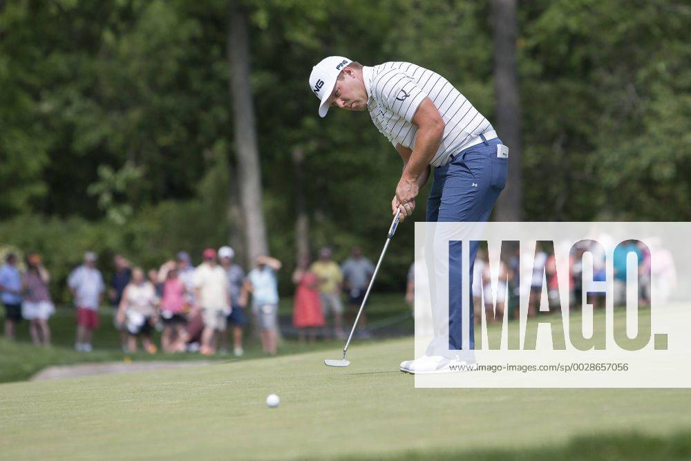 DUBLIN, OH - JUNE 04: PGA Golf Herren golfer Daniel Summerhays attempting a putt on the 9th hole during the Memorial Tournament - Final Round on June 4, 2017 at Muirfield Village Golf Club in Dublin, Ohio (Photo by Khris Hale Icon Sportswire) GOLF: JUN 04 PGA - the Memorial Tournament - Final Round Icon170604064