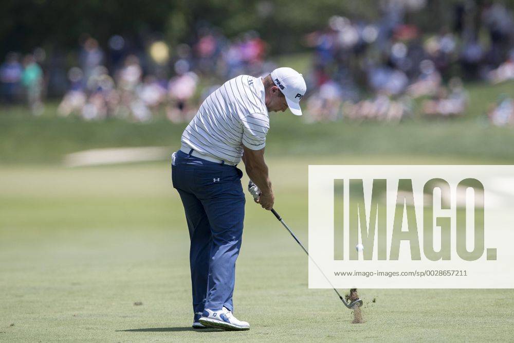 DUBLIN, OH - JUNE 04: PGA Golf Herren golfer Daniel Summerhays hits his second shot from the 1st hole fairway during the Memorial Tournament - Final Round on June 4, 2017 at Muirfield Village Golf Club in Dublin, Ohio (Photo by Khris Hale Icon Sportswire) GOLF: JUN 04 PGA - the Memorial Tournament - Final Round Icon170604081