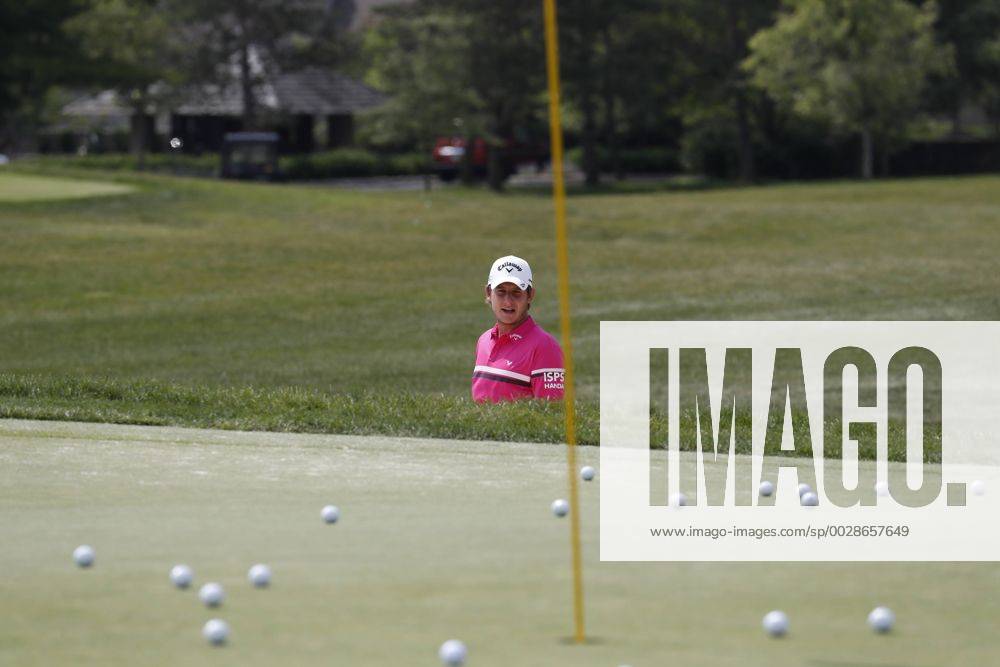 DUBLIN, OH - JUNE 04: PGA Golf Herren golfer Emiliano Grillo warms up on the practice range during the Memorial Tournament - Final Round on June 04, 2017 at Muirfield Village Golf Club in Dublin, Ohio (Photo by Brian Spurlock Icon Sportswire) GOLF: JUN 04 PGA - the Memorial Tournament - Final Round Icon1706040306