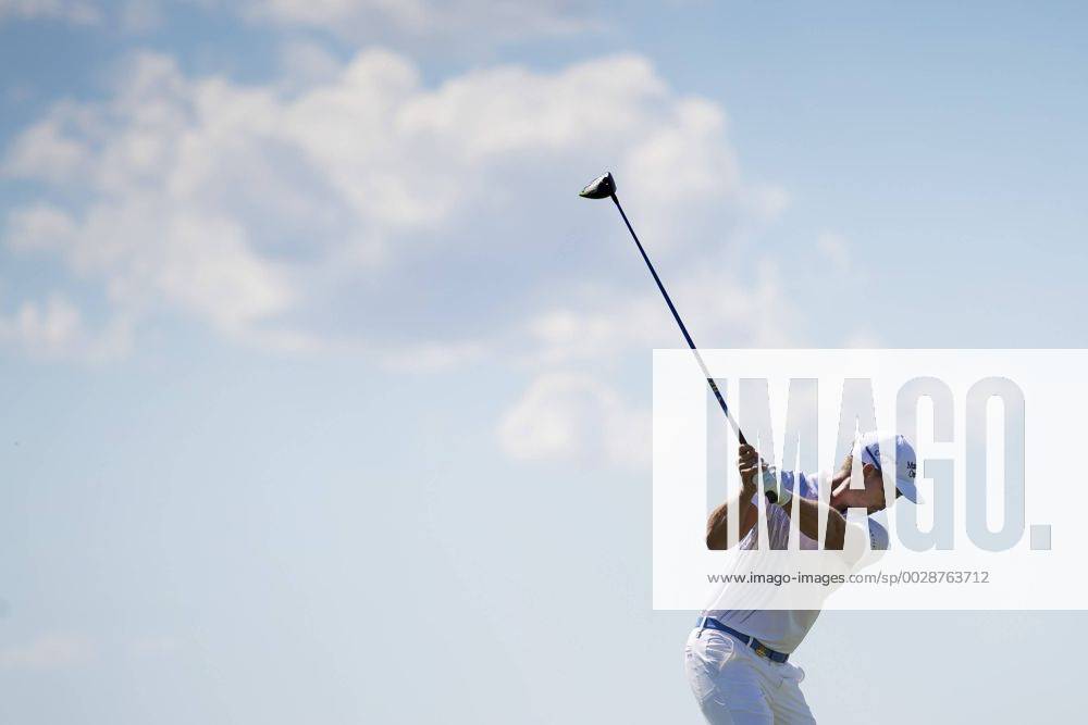 Sveriges Henrik Stenson under första omgangen i golfturneringen US Open den 15 juni 2017 i Hartford.