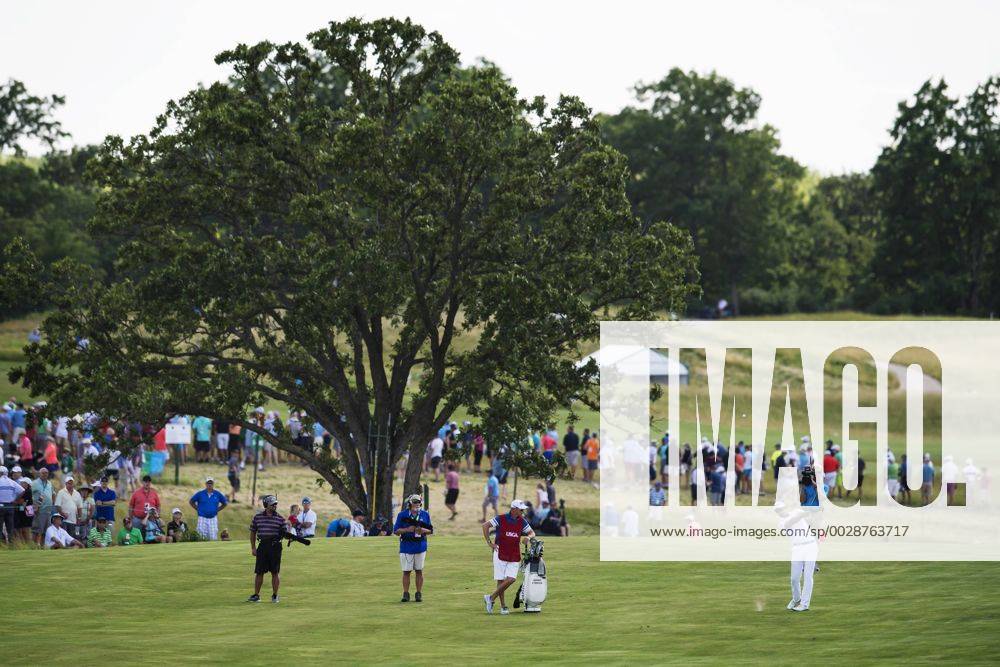 Sveriges Henrik Stenson under första omgangen i golfturneringen US Open den 15 juni 2017 i Hartford.