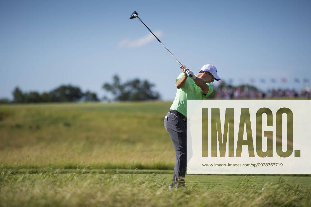 Nordirlands Rory McIlroy under första omgangen i golfturneringen US Open den 15 juni 2017 i Hartford.