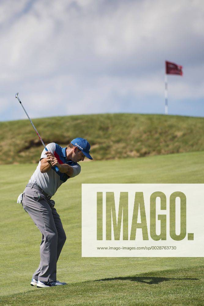 Spaniens Sergio Garcia under första omgangen i golfturneringen US Open den 15 juni 2017 i Hartford.