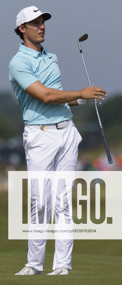 USA - Jamie Lovemark hits onto the 18th green during the first round of the U.S. Open golf tournament Thursday, June 15, 2017 at Erin Hills in Hartford, Wis. He birdied the hole and finished the day three under par. US Open - ZUMAm67_ 20170615_zaf_m67_015