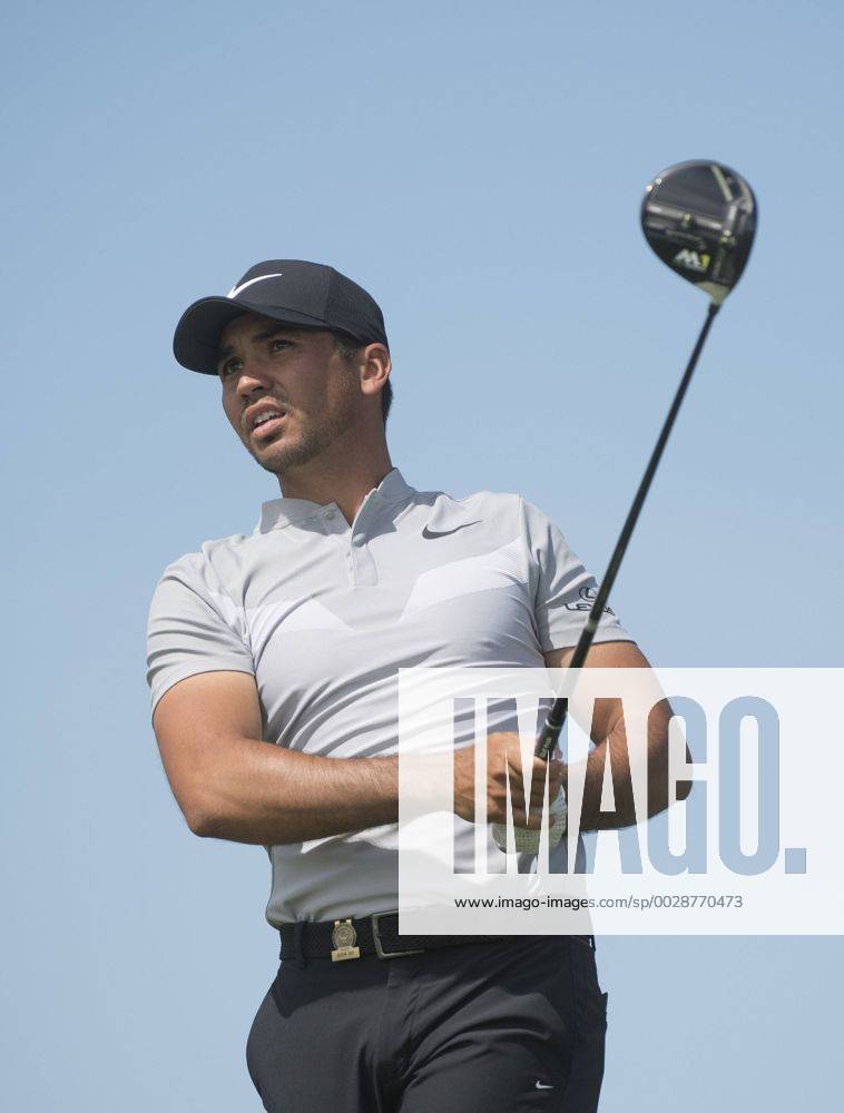 Jason Day watches his drive off the 18th tee during round 2 of the 117th U.S. Open golf tournament at Erin Hill golf course in Erin, Wisconsin on June 16, 2017. WIS20170616321 KEVINxDIETSCH
