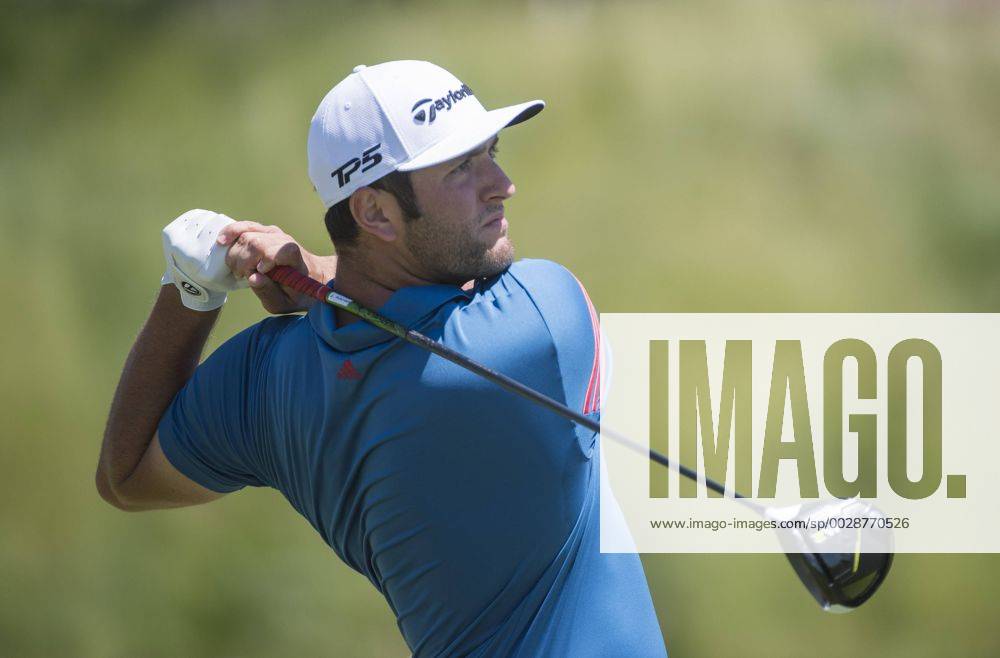 Jon Rahm hits off the 1st tee during round 2 of the 117th U.S. Open golf tournament at Erin Hill golf course in Erin, Wisconsin on June 16, 2017. WIS20170616339 KEVINxDIETSCH