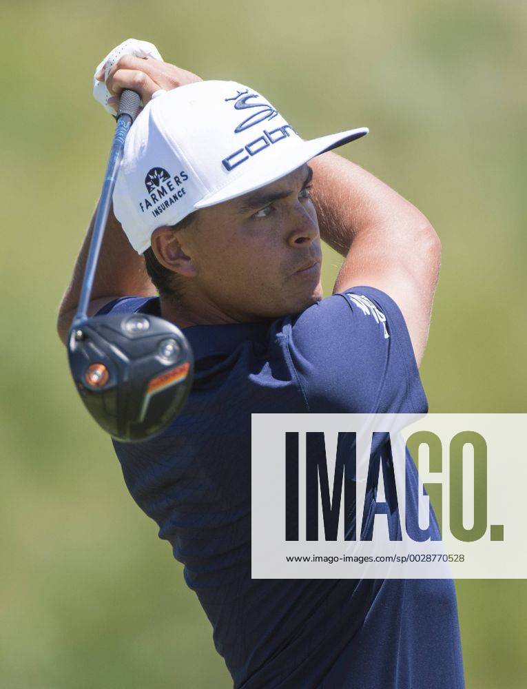 Rickie Fowler hits off the 1st tee during round 2 of the 117th U.S. Open golf tournament at Erin Hill golf course in Erin, Wisconsin on June 16, 2017. WIS20170616341 KEVINxDIETSCH