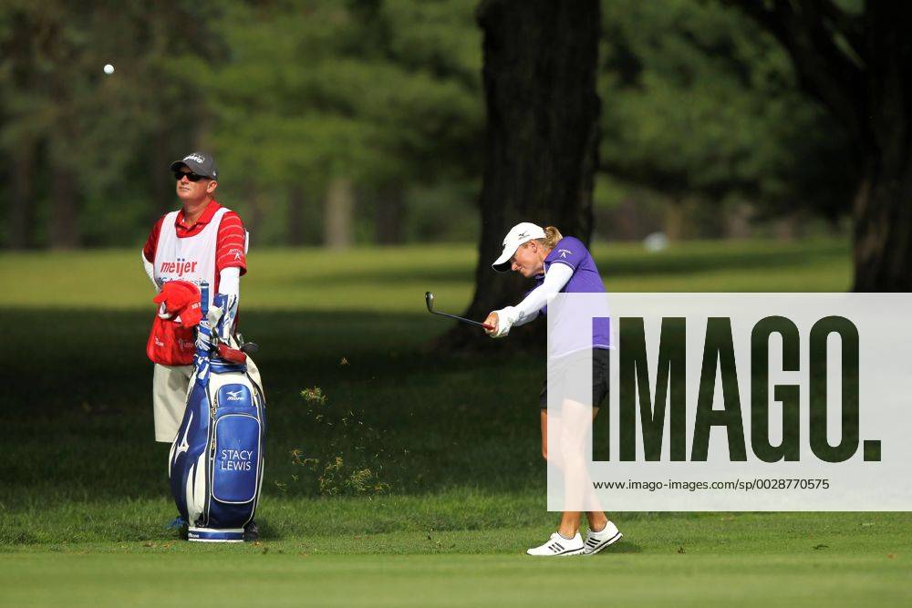 Belmont, Michigan, United States - Stacy Lewis of Texas hits out of the rough toward the 14th green during the second round of the Meijer LPGA Golf Damen Classic golf tournament at Blythefield Country Club in Belmont, MI, USA Friday, June 16, 2017. Meijer LPGA Classic - Round Two - ZUMAn230 20170616_zaa_n230_158