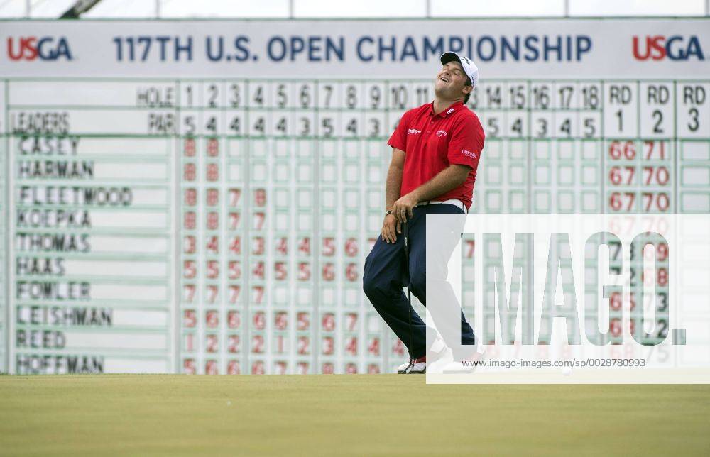 Patrick Reed reacts to missing a putt on the 18th green during round 3 of the 117th U.S. Open golf tournament at Erin Hill golf course on June 17, 2017 in Erin, Wisconsin. WIS20170617301 KEVINxDIETSCH