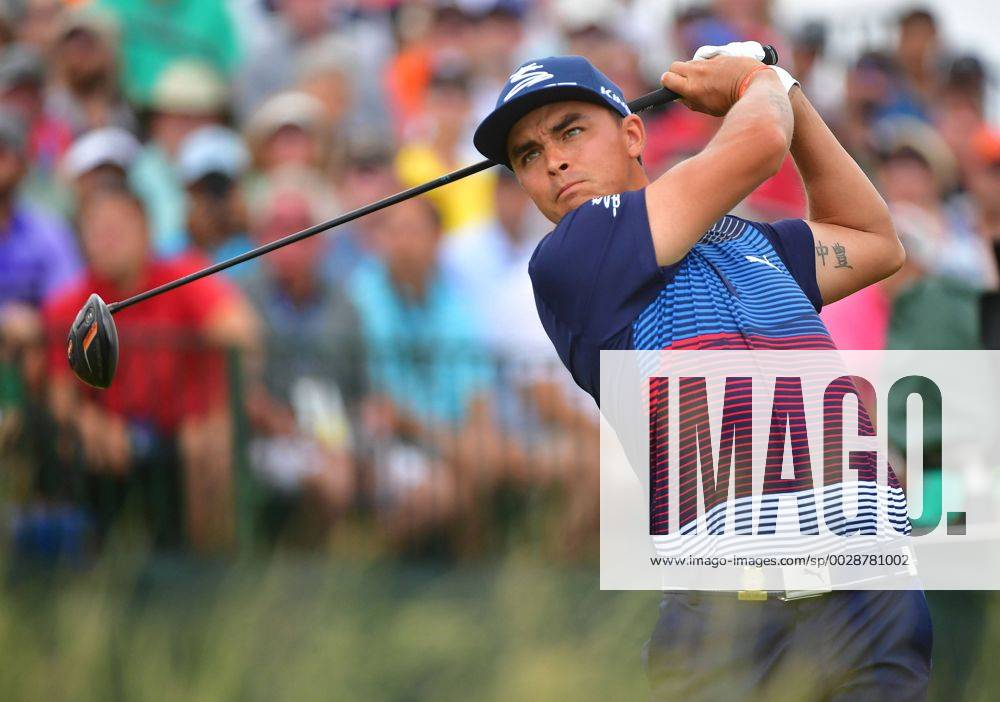 Rickie Fowler hits off the 1st tee during round 3 of the 117th U.S. Open golf tournament at Erin Hill golf course on June 17, 2017 in Erin, Wisconsin. WIS20170617313 KEVINxDIETSCH