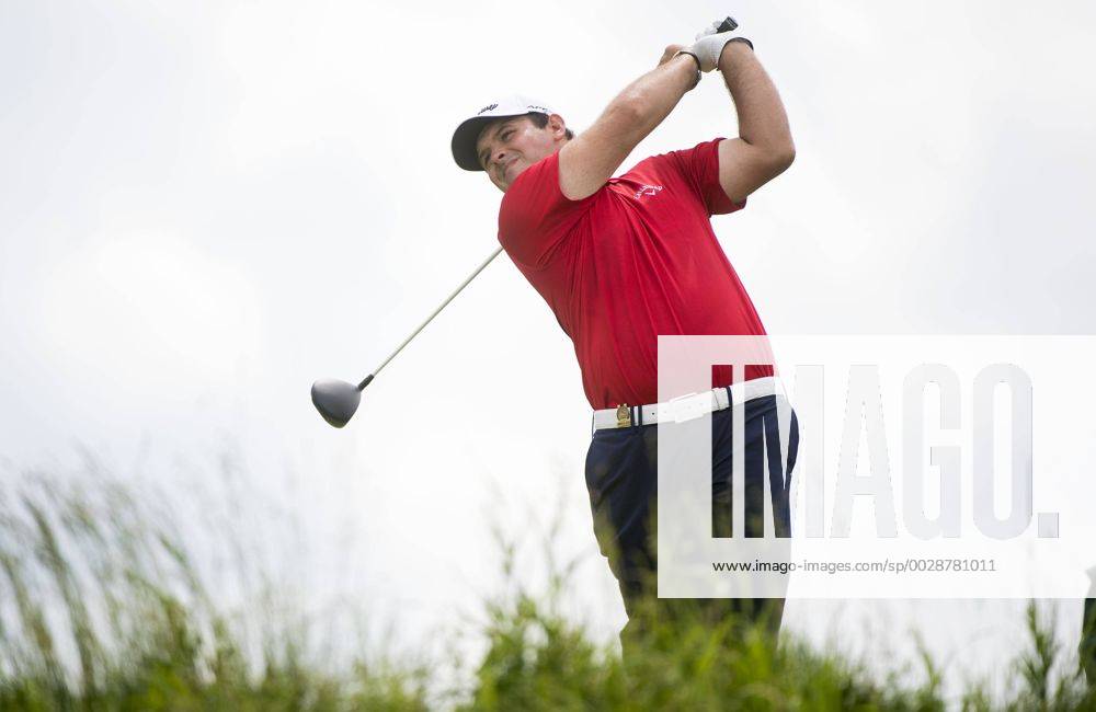 Patrick Reed hits off the 17th tee during round 3 of the 117th U.S. Open golf tournament at Erin Hill golf course on June 17, 2017 in Erin, Wisconsin. WIS20170617308 KEVINxDIETSCH