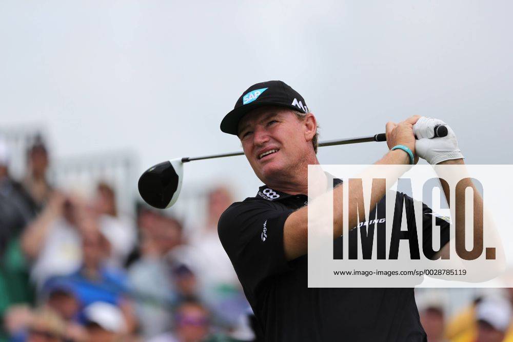 Ernie Els (RSA), JUNE 17, 2017 - Golf : Ernie Els of South Africa tees off on the 1st hole during the third round of the 117th U.S. Open Championship at Erin Hills golf course in Erin, Wisconsin, United States. NOxTHIRDxPARTYxSALES. (waha020767)