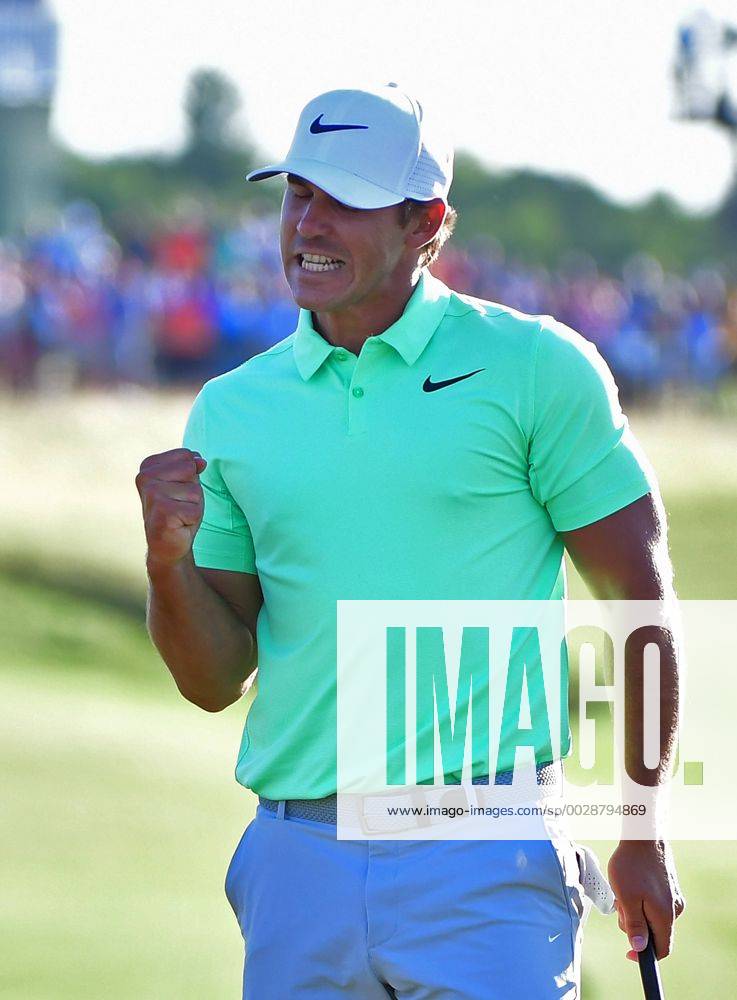 Brooks Koepka clenches his fist after winning the 117th U.S. Open golf tournament at Erin Hill golf course on June 17, 2017, in Erin, Wisconsin. WIS20170618570 KEVINxDIETSCH