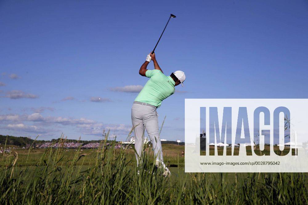 Hartford, WI, USA - Brooks Koepka drives off the 18th tee as he shoots a -16 under par to win the the 2017 U.S. Open Championship on Sunday, June 18, 2017 at Erin Hills in Hartford, Wis. U.S. Open Championship Round 4 - ZUMAm67_ 20170618_zaf_m67_064