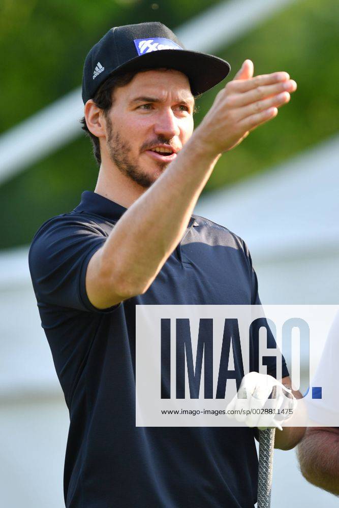 Skistar Felix NEUREUTHER,Gestik, Aktion,Einzelbild,angeschnittenes Einzelmotiv,Halbfigur,halbe Figur. ProAm ,GOLF,BMW International Open 2017 am 21.06.2017 in Muenchen Eichenried.