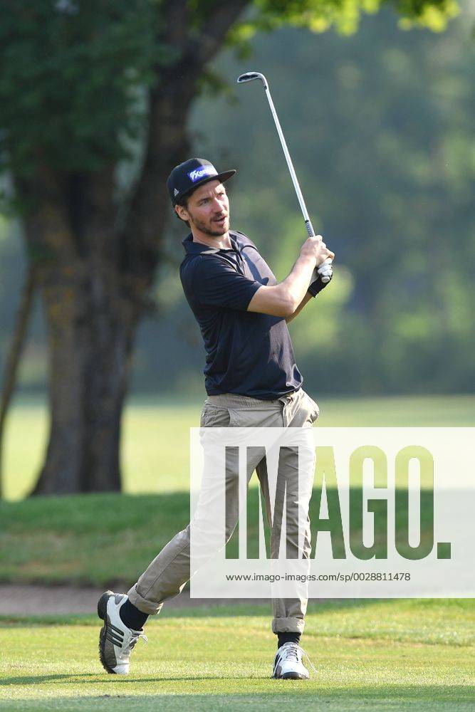 Skistar Felix NEUREUTHER, Aktion,Einzelaktion,Einzelbild, Freisteller,Ganzkoerperaufnahme,ganze Figur. ProAm ,GOLF,BMW International Open 2017 am 21.06.2017 in Muenchen Eichenried.
