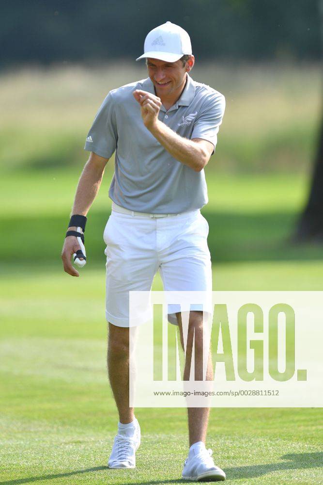 Thomas MUELLER (MÜLLER,Bayern Muenchen) , Gestik,Aktion,Einzelaktion,Einzelbild, Freisteller,Ganzkoerperaufnahme,ganze Figur. ProAm ,GOLF,BMW International Open 2017 am 21.06.2017 in Muenchen Eichenried.