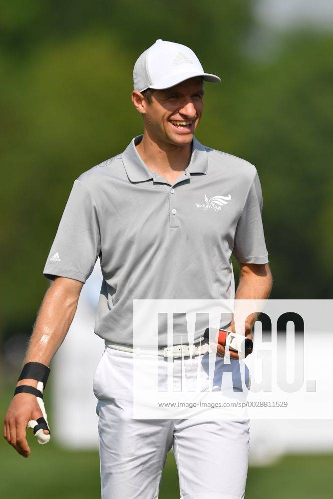 Thomas MUELLER (MÜLLER,Bayern Muenchen) mit Daumenschiene,Verband, Aktion,Einzelbild,angeschnittenes Einzelmotiv,Halbfigur,halbe Figur. ProAm ,GOLF,BMW International Open 2017 am 21.06.2017 in Muenchen Eichenried.