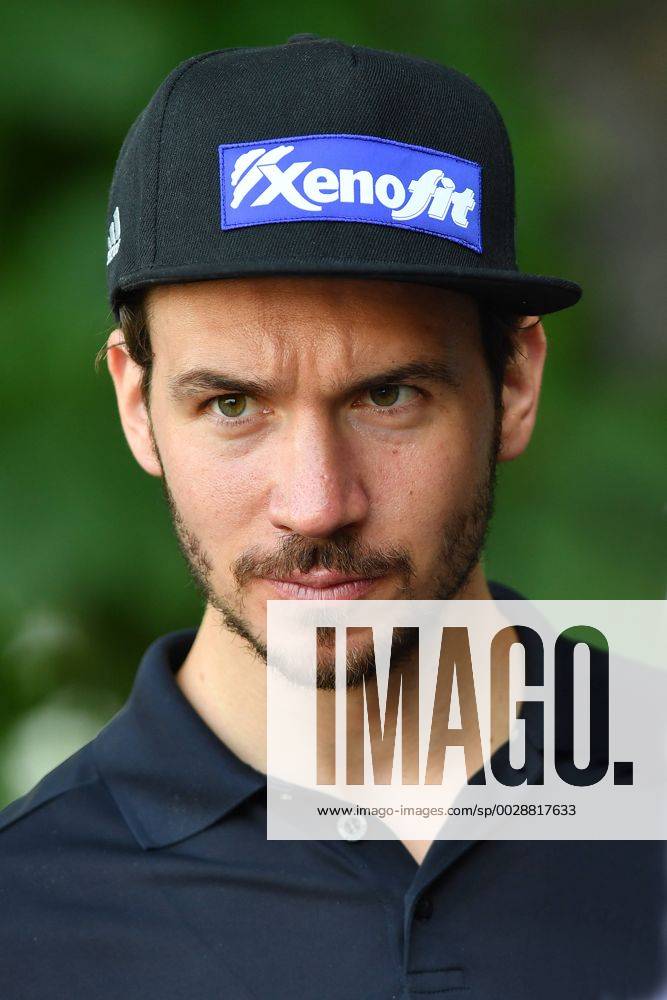 - SPORT Felix NEUREUTHER,GER,Ski Alpin, Aktion,Einzelbild,angeschnittenes Einzelmotiv,Portraet,Portrait,Porträt, ProAm ,GOLF,BMW International Open 2017 am 21.06.2017 in Muenchen Eichenried.