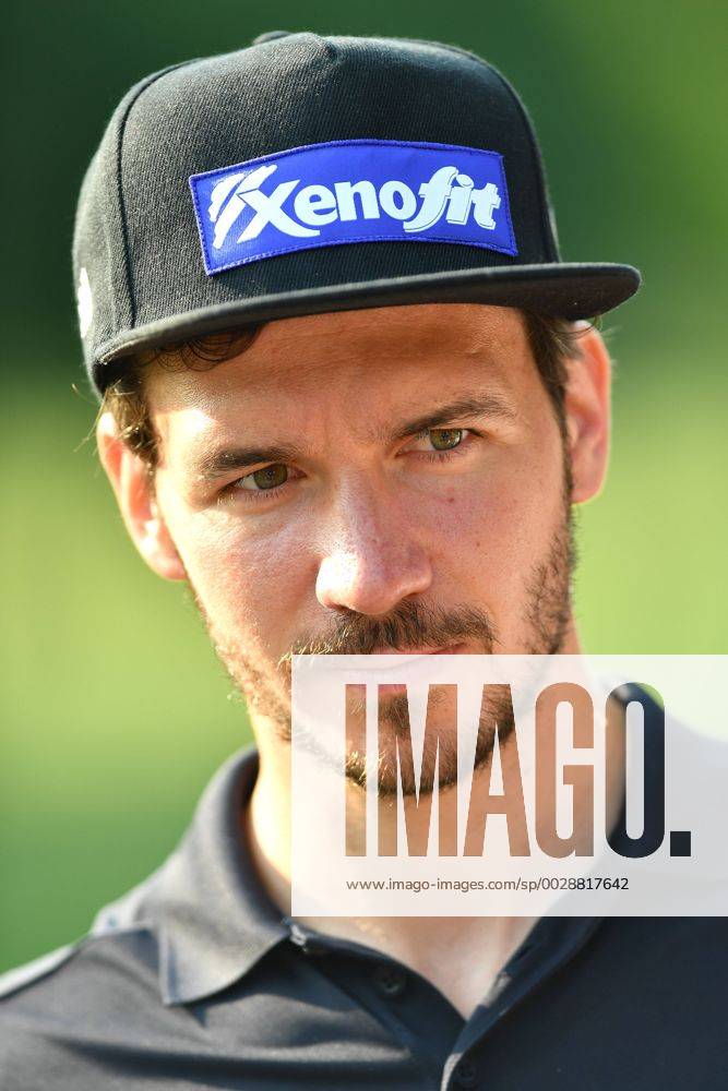 Felix NEUREUTHER,GER,Ski Alpin, Aktion,Einzelbild,angeschnittenes Einzelmotiv,Portraet,Portrait,Porträt, ProAm ,GOLF,BMW International Open 2017 am 21.06.2017 in Muenchen Eichenried.