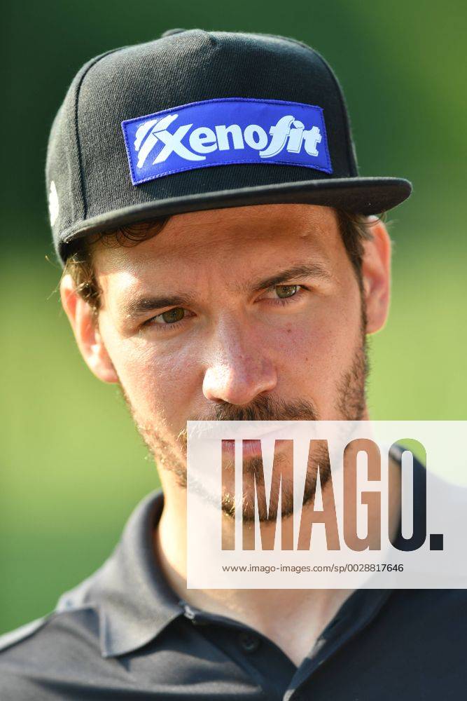 Felix NEUREUTHER,GER,Ski Alpin, Aktion,Einzelbild,angeschnittenes Einzelmotiv,Portraet,Portrait,Porträt, ProAm ,GOLF,BMW International Open 2017 am 21.06.2017 in Muenchen Eichenried.