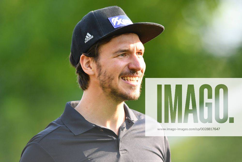Felix NEUREUTHER,GER,Ski Alpin, Aktion,Einzelbild,angeschnittenes Einzelmotiv,Portraet,Portrait,Porträt, ProAm ,GOLF,BMW International Open 2017 am 21.06.2017 in Muenchen Eichenried.