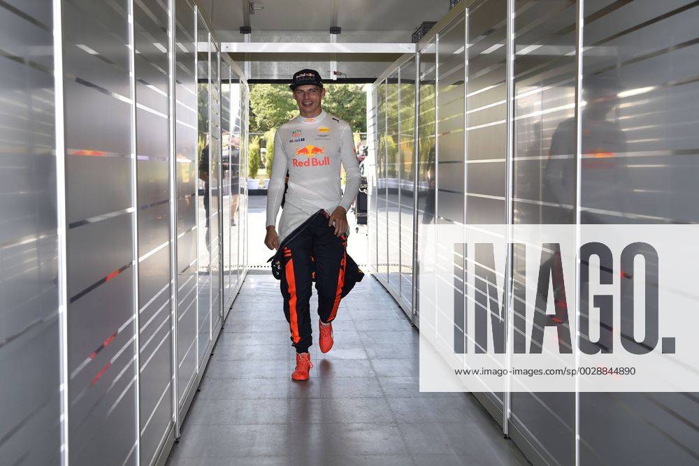 - SPORT Motorsports: FIA Formula One World Championship WM Weltmeisterschaft 2017, Grand Prix of Europe, 33 Max Verstappen (NDL, Red Bull Racing) Baku Azerbaijan ZWEIx