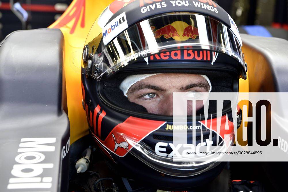 Motorsports: FIA Formula One World Championship WM Weltmeisterschaft 2017, Grand Prix of Europe, 33 Max Verstappen (NDL, Red Bull Racing) Baku Azerbaijan ZWEIx