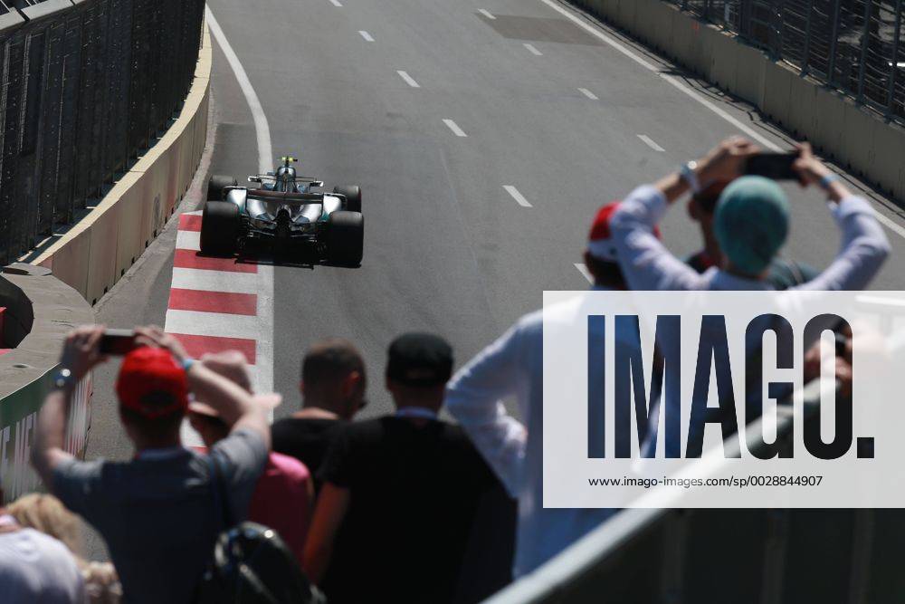 Motorsports: FIA Formula One World Championship WM Weltmeisterschaft 2017, Grand Prix of Europe, 77 Valtteri Bottas (FIN, Mercedes AMG Petronas) Baku Azerbaijan ZWEIx