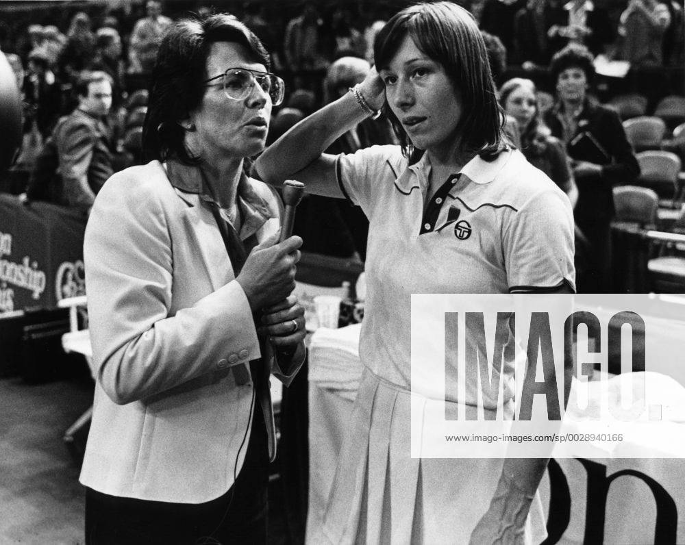 New York, NY, U.S. - Tennis star BILLIE JEAN KING interviews the 1981 Champion MARTINA NAVRATILOVA at Madison Square Garden in NYC. New York U.S. - ZUMAk09 June 5 1981 New York NY U S Tennis Star Billie Jean King Interviews The 1981 Champion Martina Navratilova AT Madison Square Garden in NYC New York U S ZUMAk09 June 5 1981 New York NY U S Tennis star BILLIE JEAN KING interviews the 1981 Champion MARTIN imago 61886122
