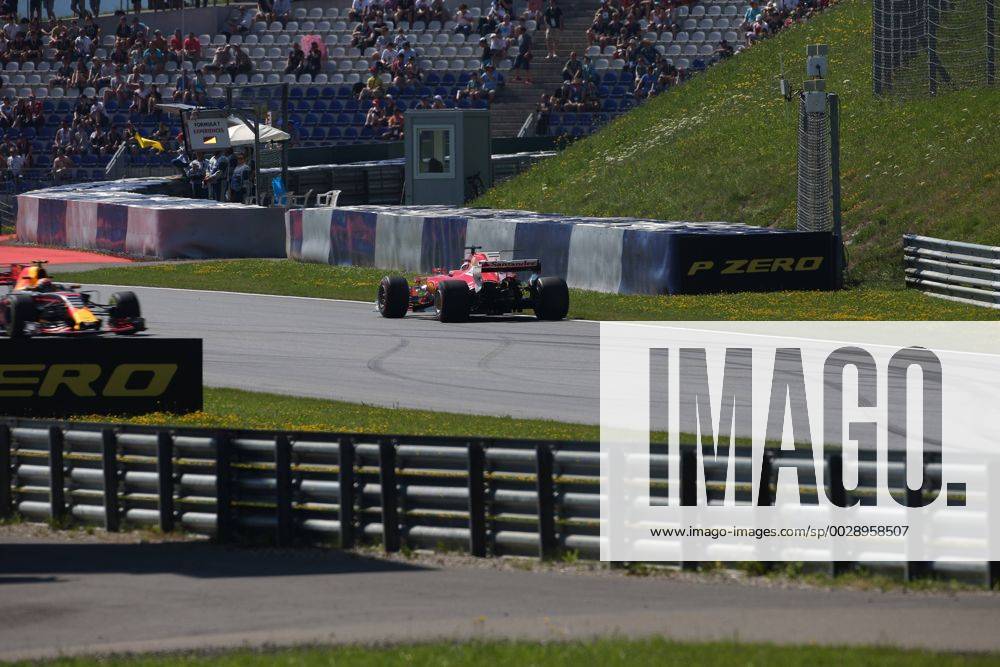 Austrian Grand Prix, Red Bull Ring 06 - 09 July 2017 07.07.2017- Free Practice 1, Sebastian Vettel (GER) Scuderia Ferrari SF70H spin at the 1st corner