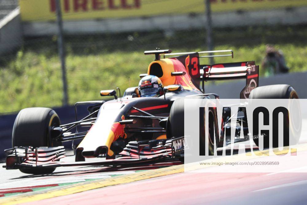 FORMULA 1 - GP of Austria 2017 SPIELBERG,AUSTRIA,07.JUL.17 - MOTORSPORTS, FORMULA 1 - Grand Prix of Austria, Red Bull Ring, free practice. Image shows Daniel Ricciardo (AUS Red Bull Racing). GEPAxpictures Roittner