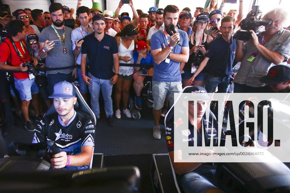 FORMULA 1 - GP of Austria 2017 SPIELBERG,AUSTRIA,07.JUL.17 - MOTORSPORTS, FORMULA 1 - Grand Prix of Austria, Red Bull Ring, free practice. Image shows Max Verstappen (NED Red Bull Racing) and Red Bull eGamer hakkiJunior Erik Lestach. GEPAxpictures Roittner