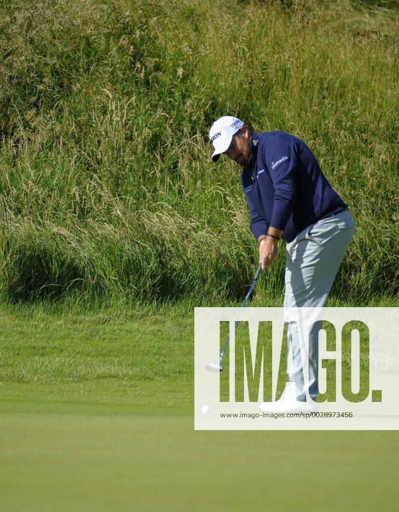 July 8th 2017, Portstewart Golf Club, Portstewart, Northern Ireland; Dubai Duty Free Irish Open Golf Championship, Day 3; Shane Lowry (IRL) plays his putt on the 1st during the third round of the Dubai Duty Free Irish Open Cookex ActionPlus11898876