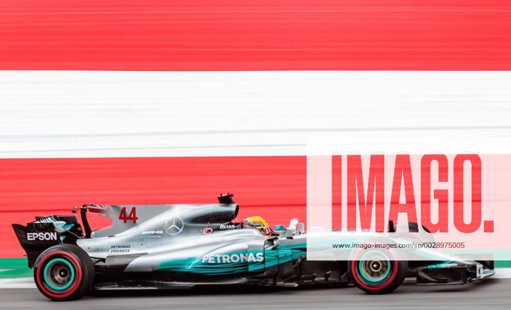 Red Bull Ring, Spielberg, AUT, FIA, Formel 1, Grosser Preis von Oesterreich, Qualifying, im Bild Lewis Hamilton (GBR) Mercedes AMG Petronas F1 Team British Formula One driver Lewis Hamilton of Mercedes AMG F1 during Qualifying for the Austrian FIA Formula One Grand Prix at the Red Bull Ring in Spielberg, Austria on 2017 07 08. Spielberg EX_ANG