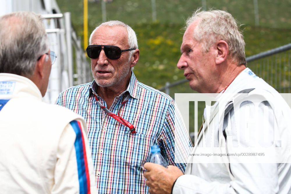 FORMULA 1 - GP of Austria 2017 SPIELBERG,AUSTRIA,09.JUL.17 - MOTORSPORTS, FORMULA 1 - Grand Prix of Austria, Red Bull Ring, legends parade. Image shows Dietrich Mateschitz (Red Bull) and motorsport consultant Helmut Marko (Red Bull). GEPAxpictures xDanielxGoetzhaber