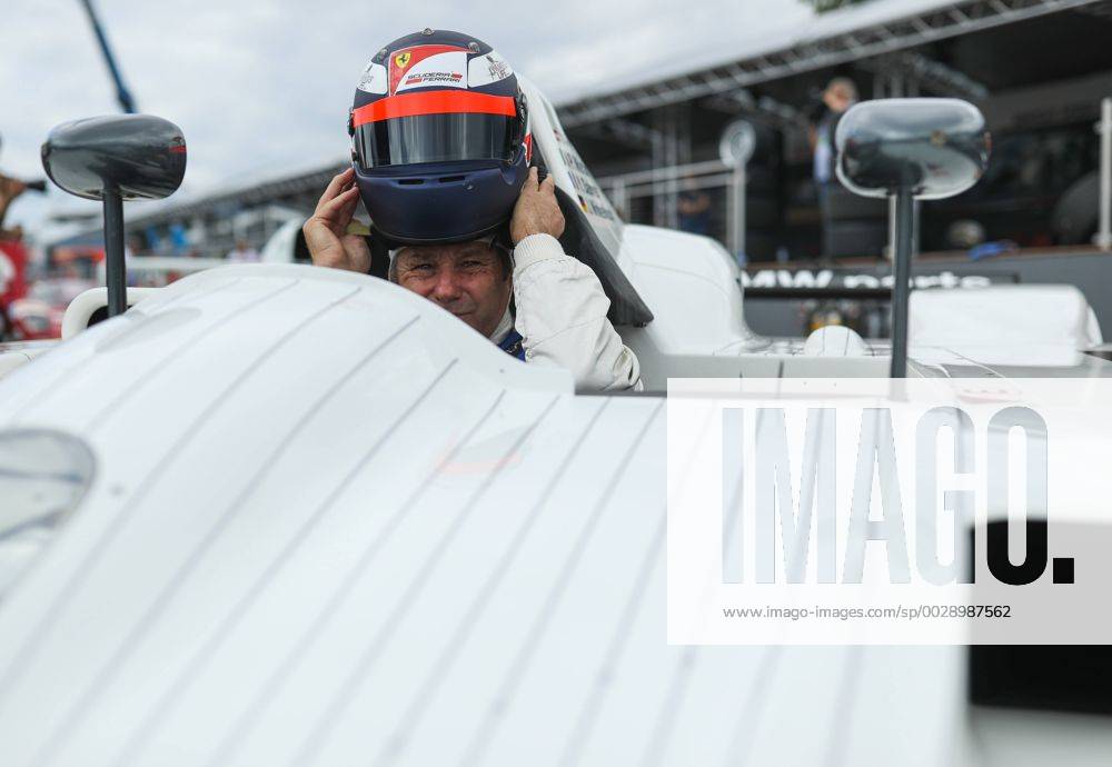 FORMULA 1 - GP of Austria 2017 SPIELBERG,AUSTRIA,09.JUL.17 - MOTORSPORTS, FORMULA 1 - Grand Prix of Austria, Red Bull Ring, legends parade. Image shows Gerhard Berger. GEPAxpictures xDanielxGoetzhaber