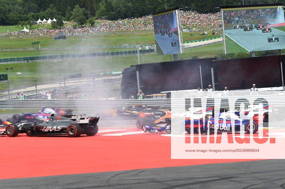 Start mit Startunfall, Grosser Preis von Oesterreich 2017, Motorsport, Formel 1, 09.07.2017, Spielberg