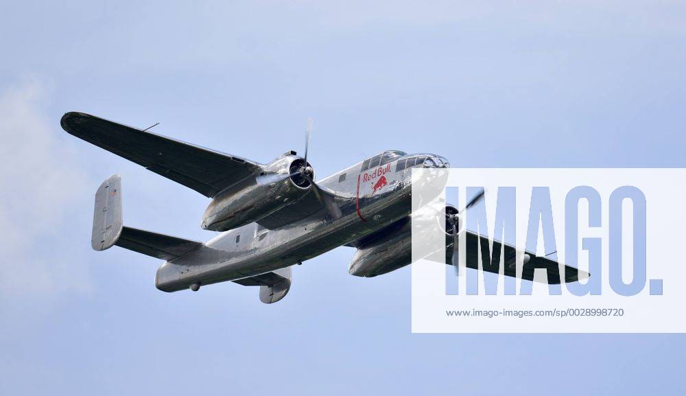 MOTORSPORTS - The Flying Bulls Air Show SPIELBERG,AUSTRIA,09.JUL.17 - MOTORSPORTS - The Flying Bulls Air Show. Image shows shows a plane. GEPAxpictures xMichaelxRiedler