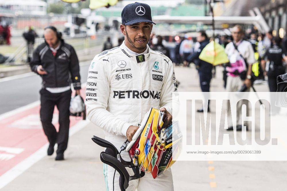 Motorsports: FIA Formula One World Championship WM Weltmeisterschaft 2017, Grand Prix of Great Britain, 44 Lewis Hamilton (GBR, Mercedes AMG Petronas F1 Team), Silverstone Great Britain ZWEIx