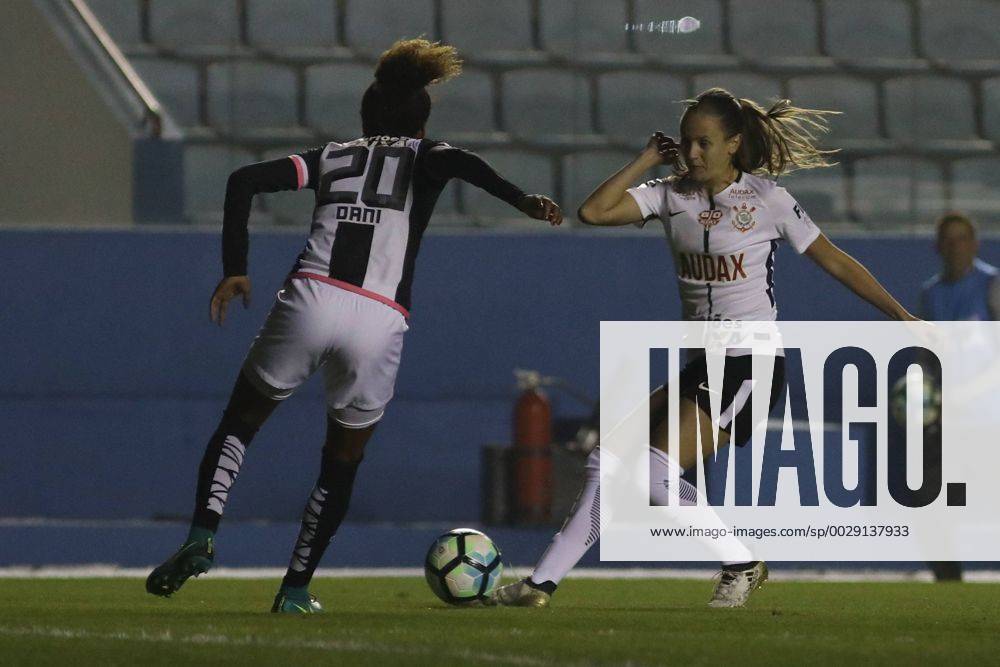 Corinthians x Santos BARUERI, SP - 20.07.2017: CORINTHIANS X SANTOS - Dani and Amanda Brunner during a match between Corinthians and Santos held at the Barueri Arena, located in Barueri, SP. The match is valid for the second match of the final of the Brazilian Women& 39;s pionshonship Series A-1. (Photo: Ricardo Moreira Fotoarena) x1360434x RicardoxMoreira