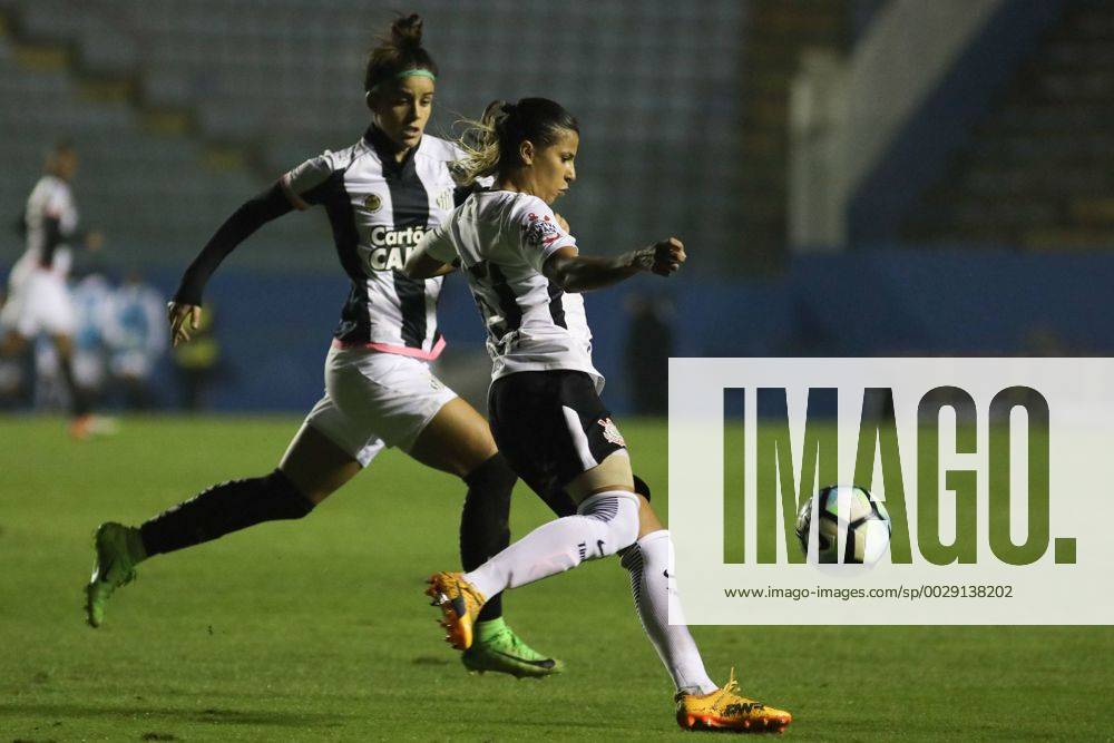 Corinthians x Santos BARUERI, SP - 20.07.2017: CORINTHIANS X SANTOS - Fabiana and Brena during a match between Corinthians and Santos held at the Barueri Arena, located in Barueri, SP. The match is valid for the second match of the final of the Brazilian Women& 39;s Championship Series A-1. (Photo: Ricardo Moreira Fotoarena) x1360469x RicardoxMoreira