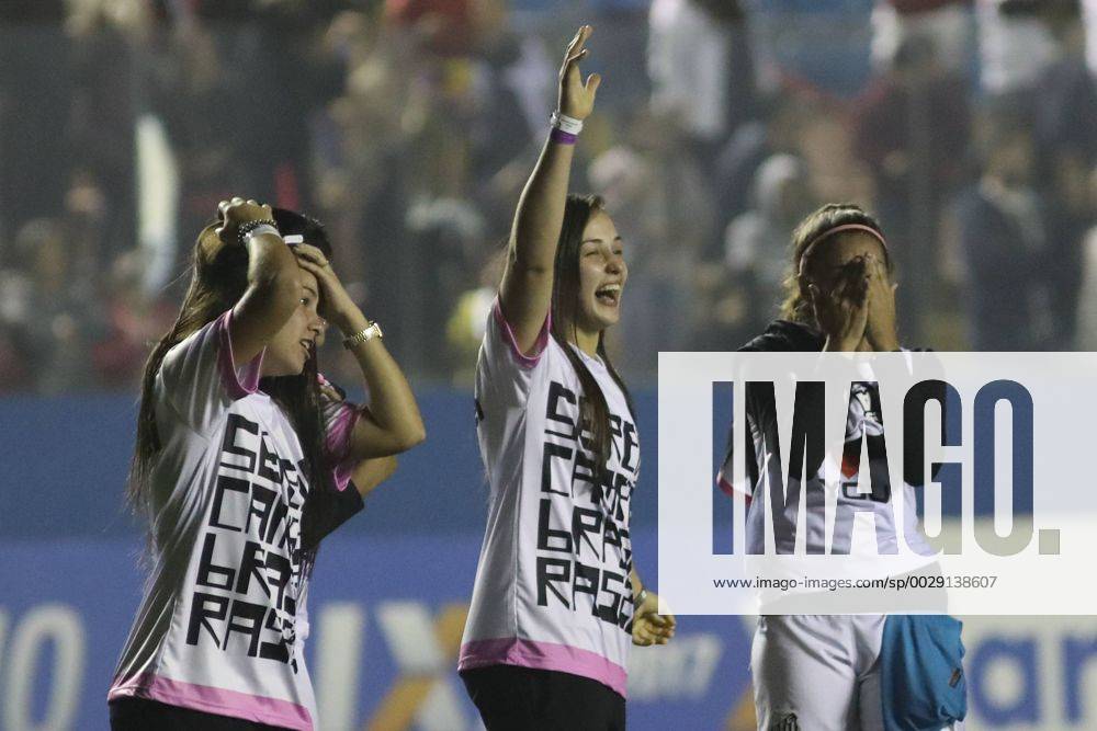 Corinthians x Santos BARUERI, SP - 20.07.2017: CORINTHIANS X SANTOS - Celebration of Santos players of the title of Brazilian Female Champion A-1 after the end of the match between Corinthians and Santos held at Arena Barueri, located in Barueri, SP. The match is valid for the second match of the final of the Brazilian Women& 39;s Chamshonship Series A-1. (Photo: Ricardo Moreira Fotoarena) x1360516x RicardoxMoreira