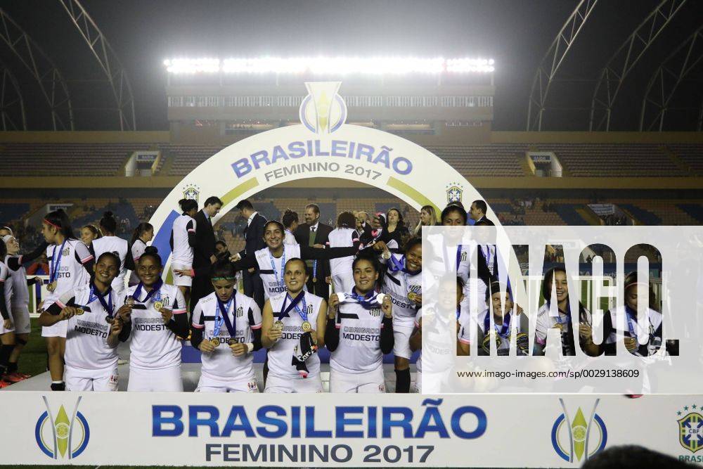 Corinthians x Santos BARUERI, SP - 20.07.2017: CORINTHIANS X SANTOS - Celebration of Santos players of the title of Brazilian Female Champion A-1 after the end of the match between Corinthians and Santos held at Arena Barueri, located in Barueri, SP. The match is valid for the second match of the final of the Brazilian Women& 39;s Chamshonship Series A-1. (Photo: Ricardo Moreira Fotoarena) x1360518x RicardoxMoreira