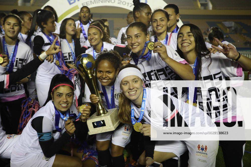Corinthians x Santos BARUERI, SP - 20.07.2017: CORINTHIANS X SANTOS - Celebration of Santos players of the title of Brazilian Female Champion A-1 after the end of the match between Corinthians and Santos held at Arena Barueri, located in Barueri, SP. The match is valid for the second match of the final of the Brazilian Women& 39;s Chamshonship Series A-1. (Photo: Ricardo Moreira Fotoarena) x1360526x RicardoxMoreira