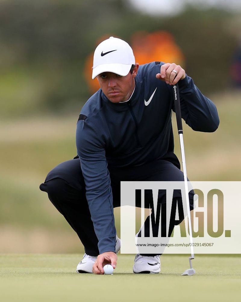 21st July 2017, Royal Birkdale Golf Club, Southport, England; The 146th Open Golf Championship, second round; Rory McIlroy (NIR) lines up his birdie putt on the 9th green Blunsdenx ActionPlus11904446