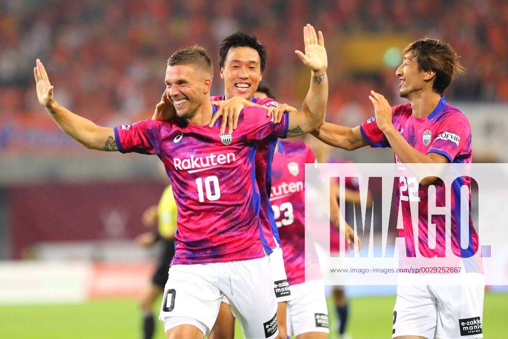 Lukas Podolski (Vissel), JULY 29, 2017 - Football Soccer : 2017 J1 League match between Vissel Kobe 3-1 Omiya Ardija at Noevir Stadium Kobe in Hyogo, Japan. NOxTHIRDxPARTYxSALES. (xjwa020956)